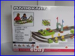 Hot Wheels Mario Kart Circuit Deluxe Track Set Die-Cast Yoshi NIB