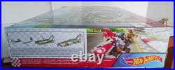 Hot Wheels Mario Kart Circuit Deluxe Track Set Die-Cast Yoshi NIB