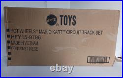 Hot Wheels Mario Kart Circuit Deluxe Track Set Die-Cast Yoshi NIB