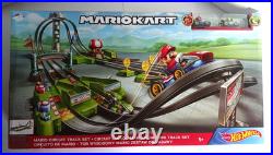 Hot Wheels Mario Kart Circuit Deluxe Track Set Die-Cast Yoshi NIB
