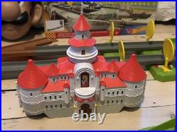 Hot Wheels Mario Kart Circuit Track, Piranha Plant & Thwomp Exp Tracks + 8 Cars Hot Wheels Mario Kart Circuit Track, Piranha Plant & Thwomp Exp Tracks + 8 Cars