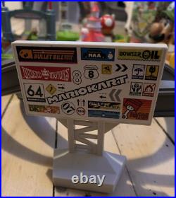 Hot Wheels Mario Kart Circuit Track, Piranha Plant & Thwomp Exp Tracks + 8 Cars Hot Wheels Mario Kart Circuit Track, Piranha Plant & Thwomp Exp Tracks + 8 Cars