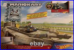 Hot Wheels Mario Kart Circuit Track, Piranha Plant & Thwomp Exp Tracks + 8 Cars Hot Wheels Mario Kart Circuit Track, Piranha Plant & Thwomp Exp Tracks + 8 Cars