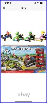 Hot Wheels, Mario Kart Circuit Track Set Die-Cast Yoshi Princess Peach Luigi