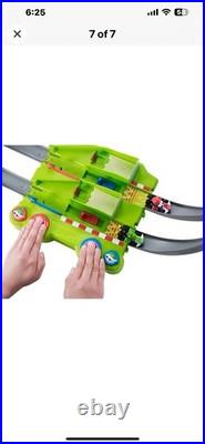 Hot Wheels, Mario Kart Circuit Track Set Die-Cast Yoshi Princess Peach Luigi