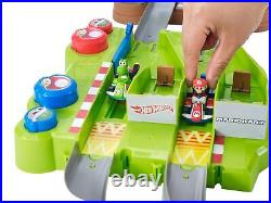Hot Wheels Mario Kart Circuit Track Set with 164 Scale Die Cast Kart Replica