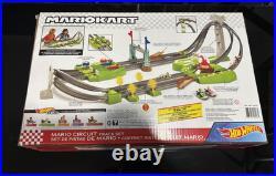 Hot Wheels Mario Kart Circuit Track Set with 4 die-cast characters/ vehicles