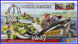 Hot Wheels Mario Kart Circuit Track Set with Mario and Yoshi included