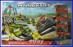 Hot Wheels Mario Kart Mario Circuit Race Car Track Play Set with 4 Vehicles