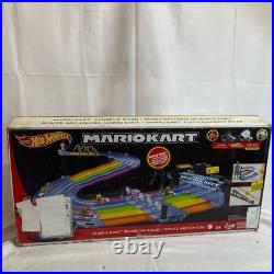Hot Wheels Mario Kart Rainbow Road 8-Ft Track Set, Multicolor