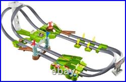 Hot Wheels MarioKart Circuit Deluxe Track Set HFY15 Die-Cast WITH YOSHI & MARIO