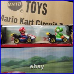 Hot Wheels MarioKart Circuit Deluxe Track Set HFY15 Die-Cast WITH YOSHI & MARIO