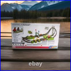 Hot Wheels MarioKart Circuit Deluxe Track Set HFY15 Die-Cast WITH YOSHI & MARIO