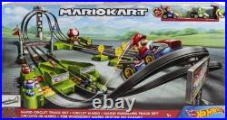 Hot Wheels MarioKart Circuit Deluxe Track Set HFY15 Die-Cast WITH YOSHI & MARIO