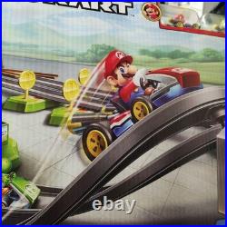 Hot Wheels MarioKart Circuit Deluxe Track Set HFY15 Die-Cast WITH YOSHI & MARIO