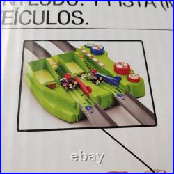 Hot Wheels MarioKart Circuit Deluxe Track Set HFY15 Die-Cast WITH YOSHI & MARIO