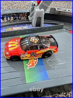 Hot Wheels NASCAR Superspeedway Set 1998 Motorized X-V Racers 23260