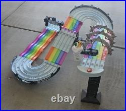 Hot Wheels Nintendo Mario Kart Rainbow Road Raceway Track Set Hot Wheels Nintendo Mario Kart Rainbow Road Raceway Track Set