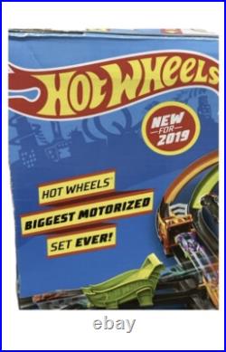 Hot Wheels Over 5 Ft. Colossal Crash Action Biggest Motorized Track Set, NEW
