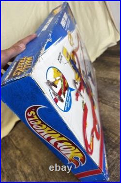 Hot Wheels Power Tower Track Set w Wall Tracks Motorized Elevator W3423-2011 NIB