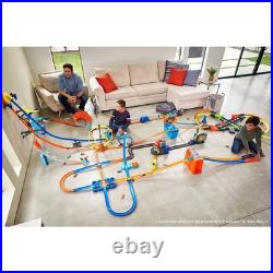 Hot Wheels Toy Car Track Builder Playset, Deluxe Stunt Box with 25 Component