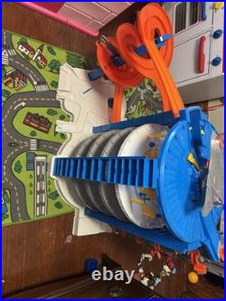 Hot Wheels Toy Car Track Set & 4 164 Scale Cars, Super Ultimate Garage, 3+ ft Hot Wheels Toy Car Track Set & 4 164 Scale Cars, Super Ultimate Garage, 3+ ft