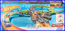 Hot Wheels Toy Car Track Set Colossal Crash, More than 5 Feet Wide, Powered by M