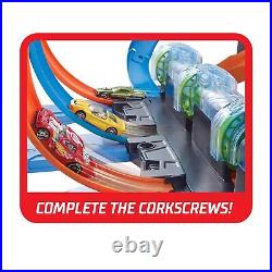 Hot Wheels Toy Car Track Set, Corkscrew Crash with 164 Scale Car, 3 Crash Zo