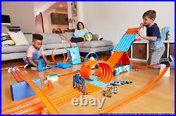 Hot Wheels Toy Car Track Set, Race Crate Transforms into 3 Builds, Includes Stor