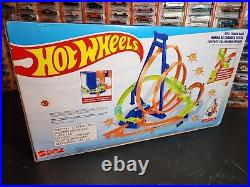 Hot Wheels Track Set, Epic Crash Dash With 5 Crash Zones, Motorized Booster
