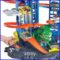 Hot Wheels Ultimate Garage Track Set with 2 Toy Cars, Hot Wheels City Playset