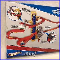 Hot Wheels Wall Tracks Power Tower Motorized Elevator Mattel 2012 NEW SEALED