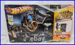 Hot Wheels Wall Tracks Starter Set Batman Edition Dark Knight New Damaged Box