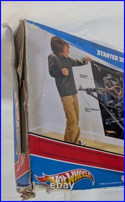 Hot Wheels Wall Tracks Starter Set Batman Edition Dark Knight New Damaged Box