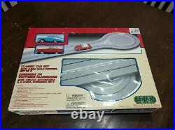 LEMAX CLASSIC CAR SET with 2 Way Track Village Collection 14671A New