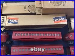 Lionel PREWAR 1938 700E BOXED RAIL CHIEF 4 CAR PASSENGER SET WITH T RAIL TRACK Lionel PREWAR 1938 700E BOXED RAIL CHIEF 4 CAR PASSENGER SET WITH T RAIL TRACK