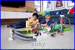Mario Kart Circuit Track Set with 164 Scale Die-Cast Kart Replica Ages 5 and