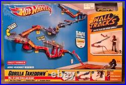 Mattel Hot Wheels GORILLA TAKEDOWN Track Set (2011, W1479) Wall Tracks NEW