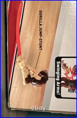Mattel Hot Wheels GORILLA TAKEDOWN Track Set (2011, W1479) Wall Tracks NEW