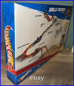 Mattel Hot Wheels GORILLA TAKEDOWN Track Set (2011, W1479) Wall Tracks NEW