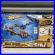 Mattel-Hot-Wheels-GORILLA-TAKEDOWN-Track-Set-2011-W1479-Wall-Tracks-NEW-READ-01-fnv