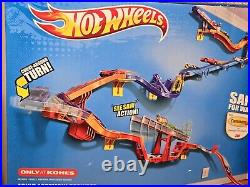 Mattel Hot Wheels Wall Tracks GORILLA TAKEDOWN Track Set 2010 NIOB, Sealed EX. C