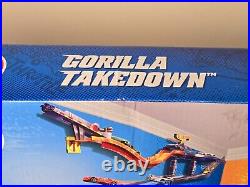 Mattel Hot Wheels Wall Tracks GORILLA TAKEDOWN Track Set 2010 NIOB, Sealed EX. C