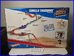 Mattel Hot Wheels Wall Tracks GORILLA TAKEDOWN Track Set 2010 NIOB, Sealed EX. C