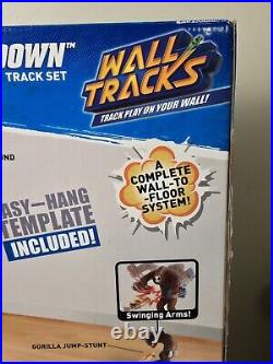 Mattel Hot Wheels Wall Tracks GORILLA TAKEDOWN Track Set 2010 NIOB, Sealed EX. C