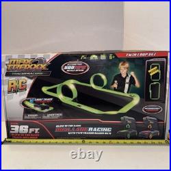 Max Traxxx Glow in Dark Dual Lane Racing Twin Loop Set /cars/ Remote Sealed