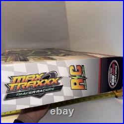 Max Traxxx Glow in Dark Dual Lane Racing Twin Loop Set /cars/ Remote Sealed