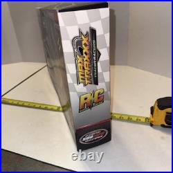 Max Traxxx Glow in Dark Dual Lane Racing Twin Loop Set /cars/ Remote Sealed