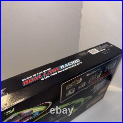 Max Traxxx Glow in Dark Dual Lane Racing Twin Loop Set /cars/ Remote Sealed
