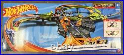 NEW Hot Wheels Colossal Crash Track Set with(2) 164 Scale Hot Wheels Vehicles